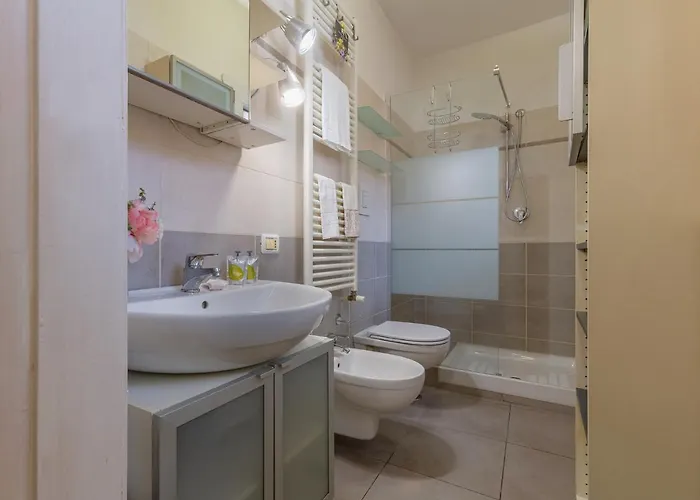 Guesthost - Mandala & Comfy